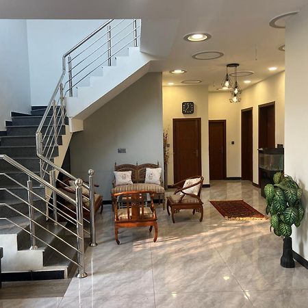 Deluxe King Room In Silverscape Residence Rawalpindi Luaran gambar