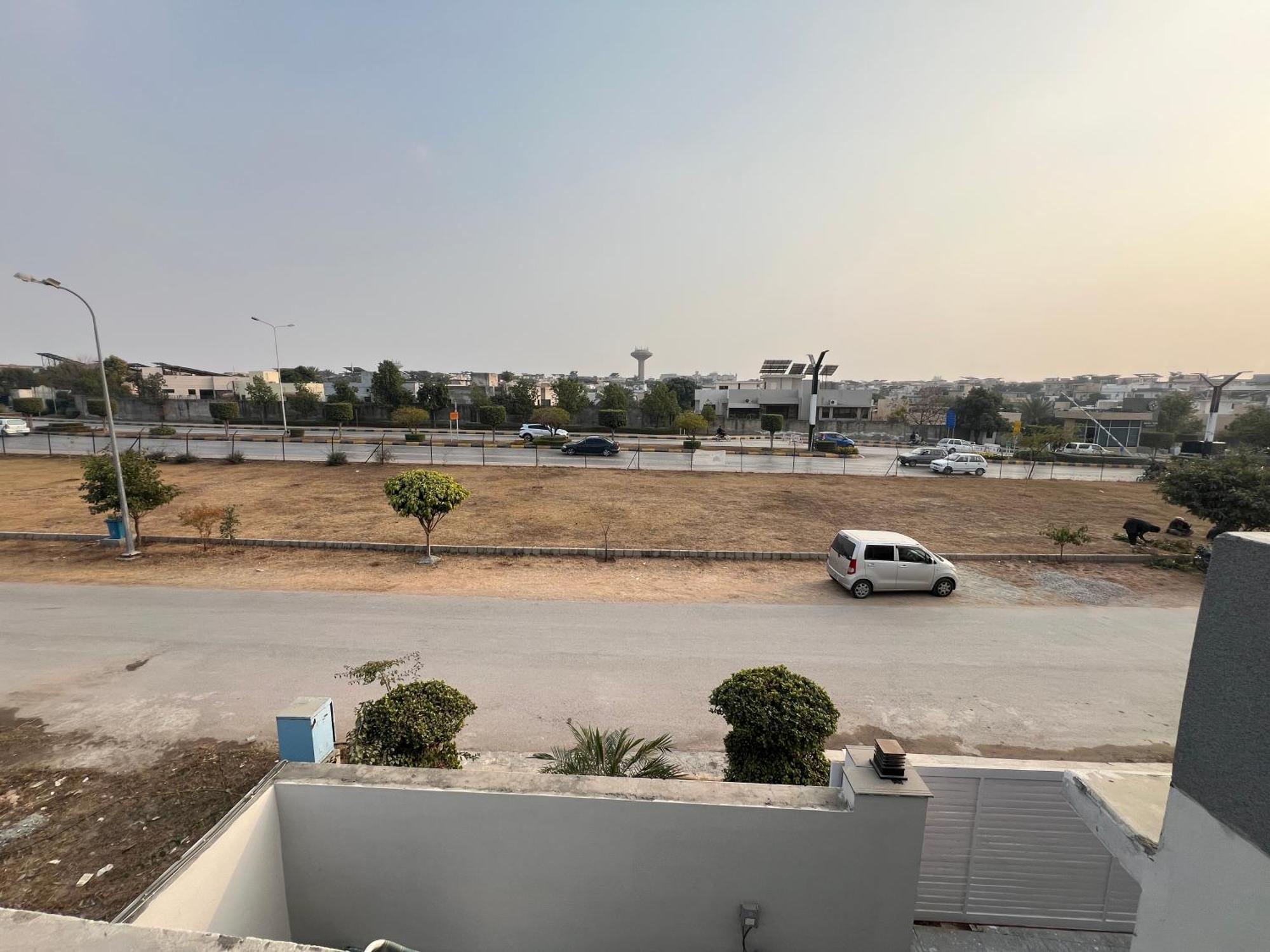 Deluxe King Room In Silverscape Residence Rawalpindi Luaran gambar