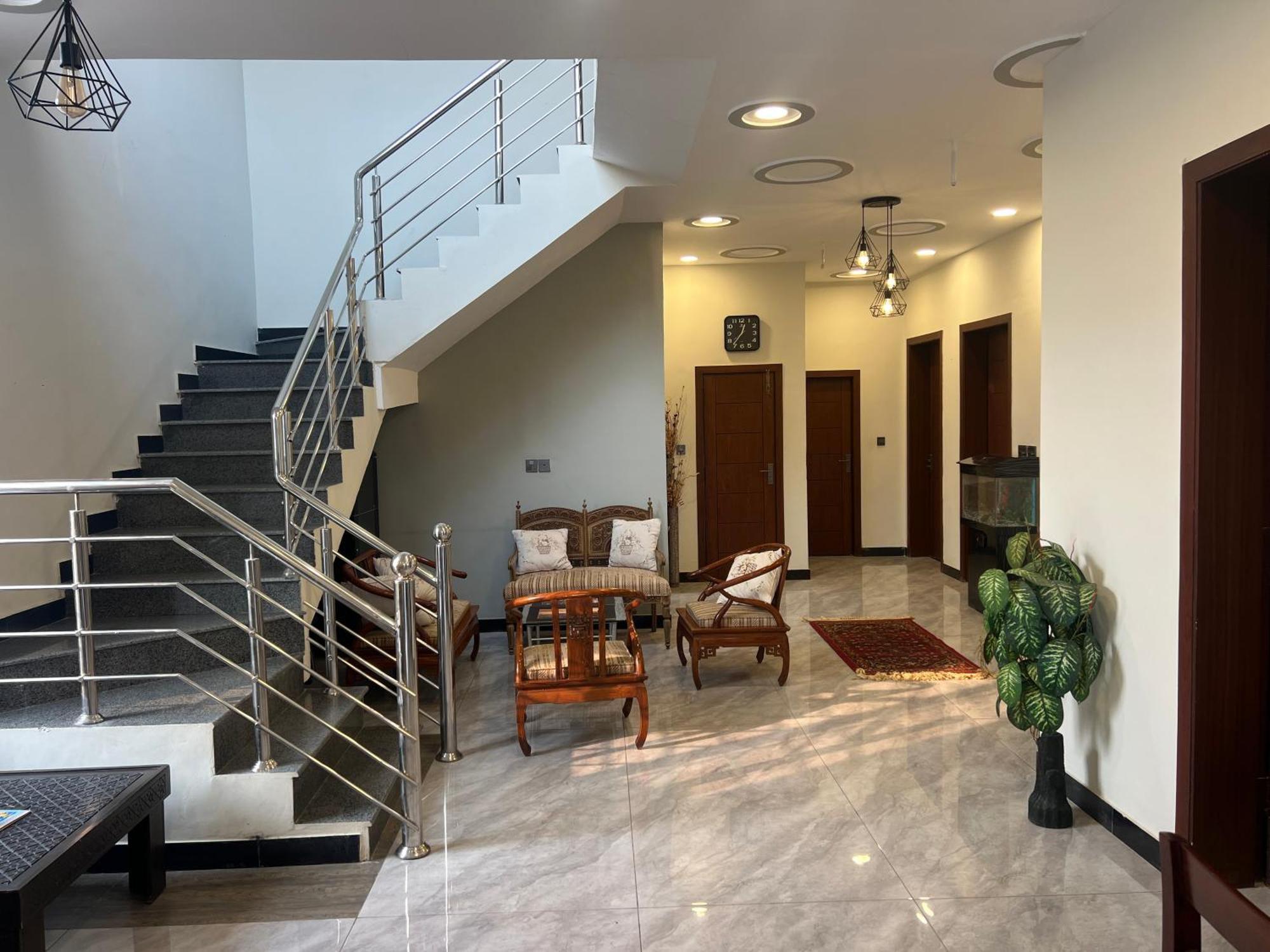 Deluxe King Room In Silverscape Residence Rawalpindi Luaran gambar