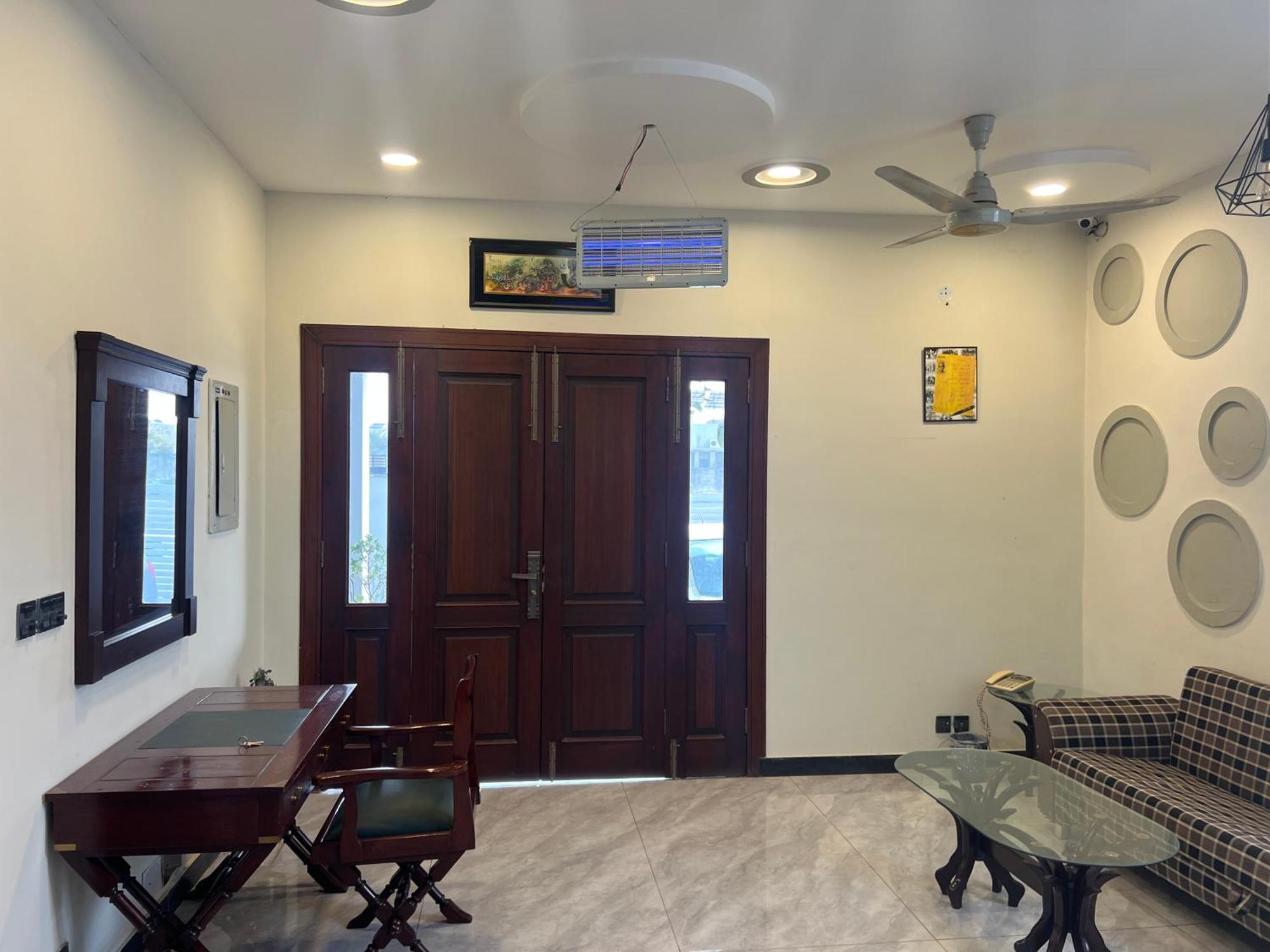 Deluxe King Room In Silverscape Residence Rawalpindi Luaran gambar