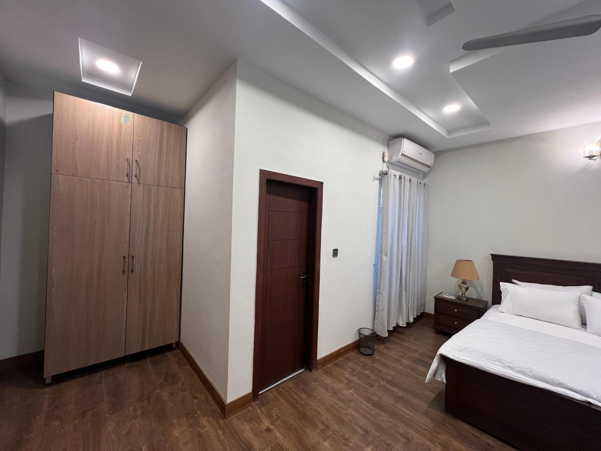 Deluxe King Room In Silverscape Residence Rawalpindi Luaran gambar